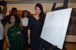 Sonakshi Sinha pays tribute to artist Prafula Dhanukar in Jehangir Art Gallery, Mumbai on 21st July 2014